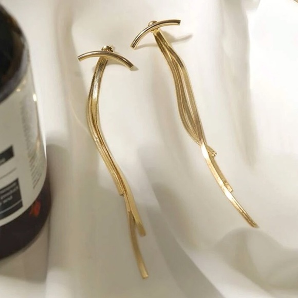 New Small 14KGP Curved Bar Herringbone Dangle Strands/ Arc Chain Tassel Earrings - Picture 5 of 16